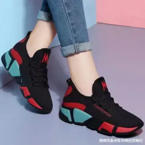 Chaussures Hommes Zapatos Designer Socks Hiking Boots Woman  Women's Flying Knitting Mesh Shoes