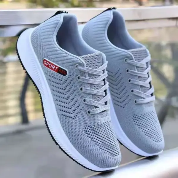 New Casual Sneakers Men's Summer Breathable Mesh Shoes Versatile Korean Fashion Shoes Ultra-light Running Shoes