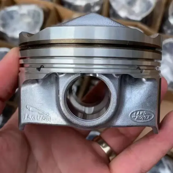 Factory 83mm  AJ200 Piston for Range Rover Velar  2.0T  PT204 Petrol  OE LR104725 Oem Quality Engine Part Piston