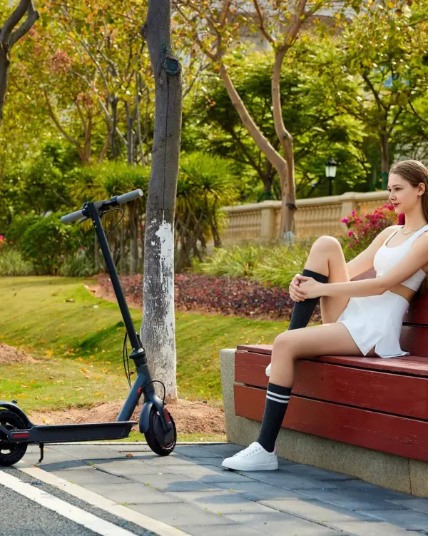 European 31km/h Electric Scooter Free VAT EScooter 8.5Inch 350W 10.5Ah Adult Foldable Electric Skateboards Scooter with App