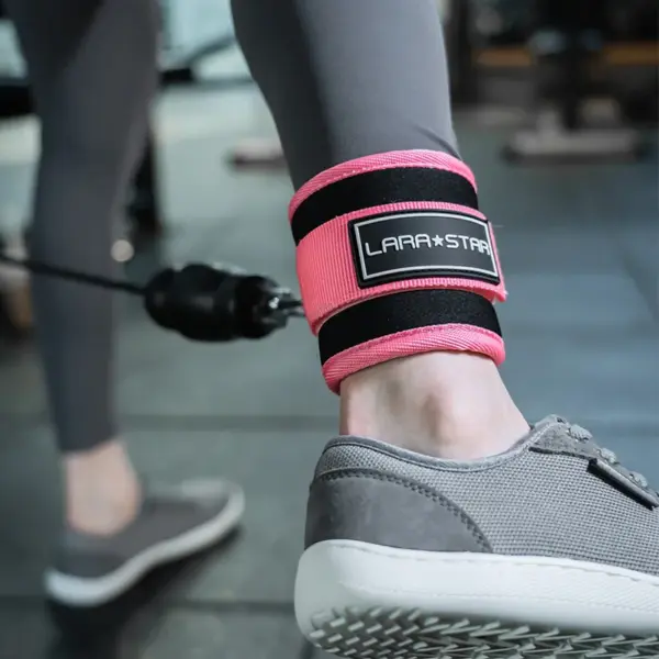 LS0124 Gym Accessories Bodybuilding Gym Ankle Straps Wraps for Cable Machine Neoprene Padded Gymnastics Ankle Cuffs Production